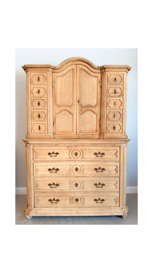 French Oak Buffet à Deux Corps