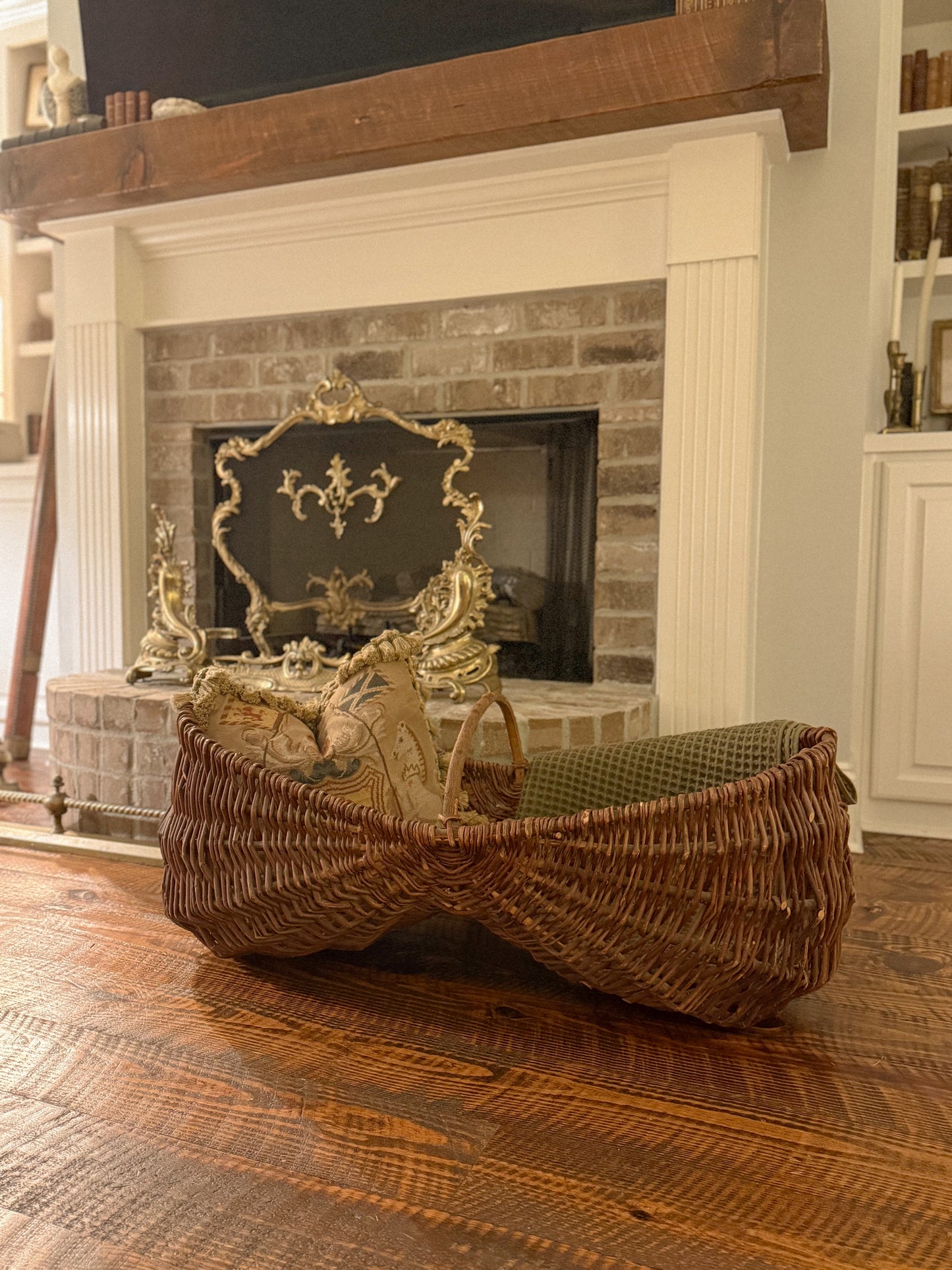 Antique Buttocks Basket
