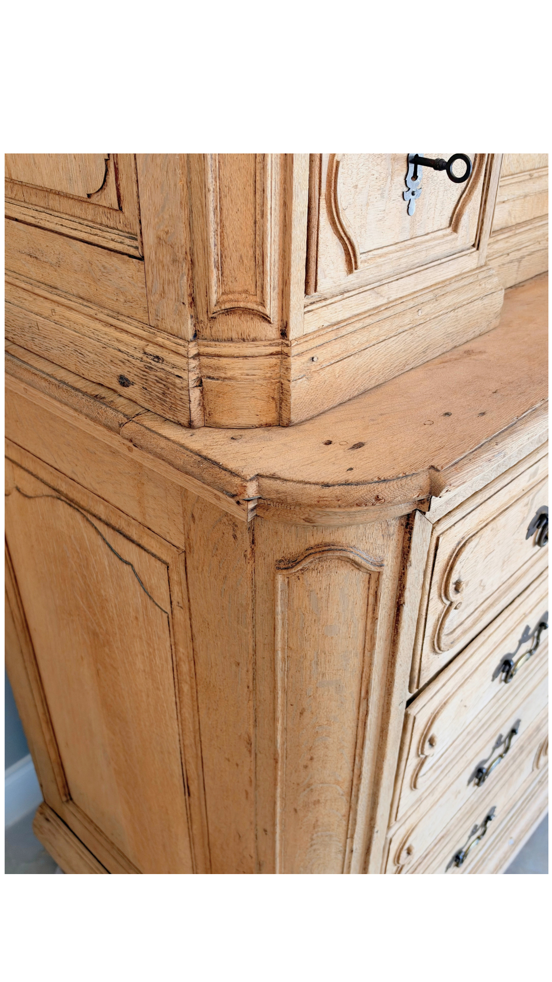 French Oak Buffet à Deux Corps