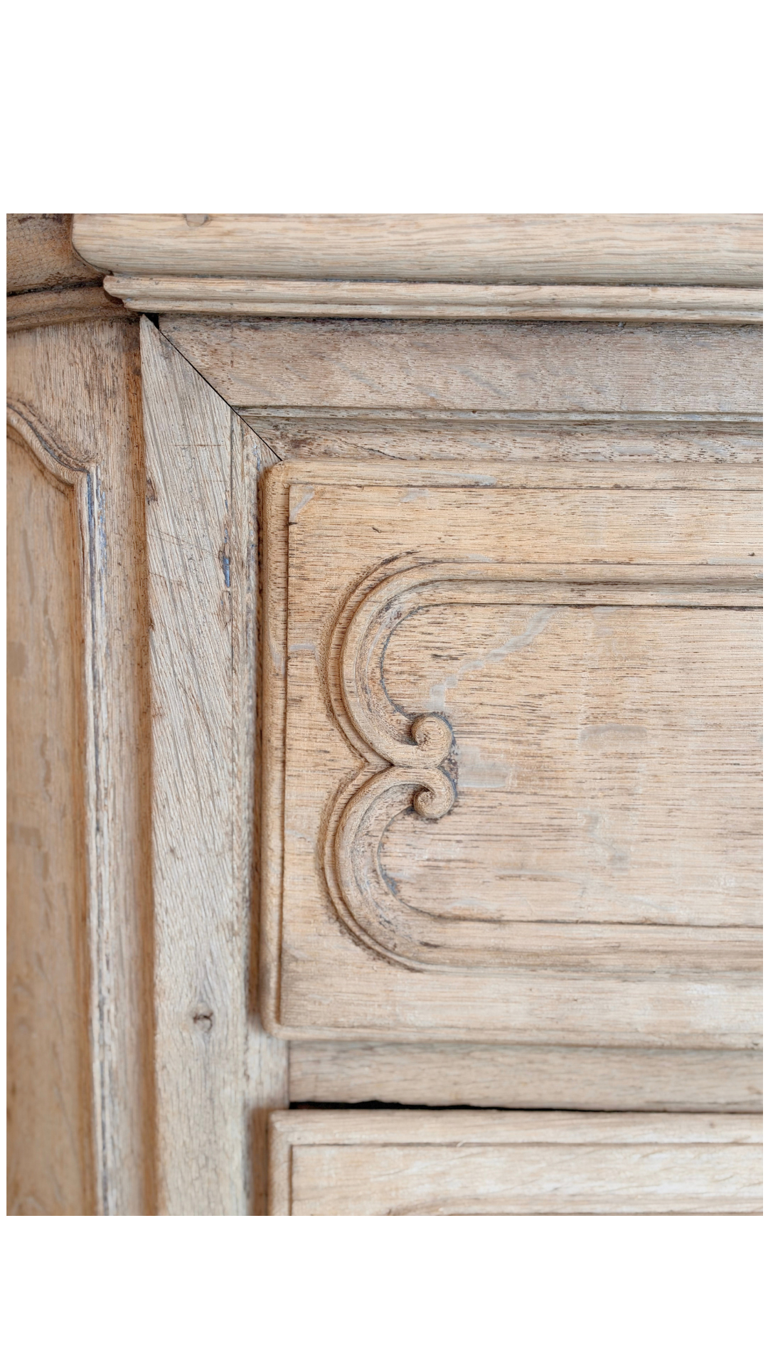 French Oak Buffet à Deux Corps