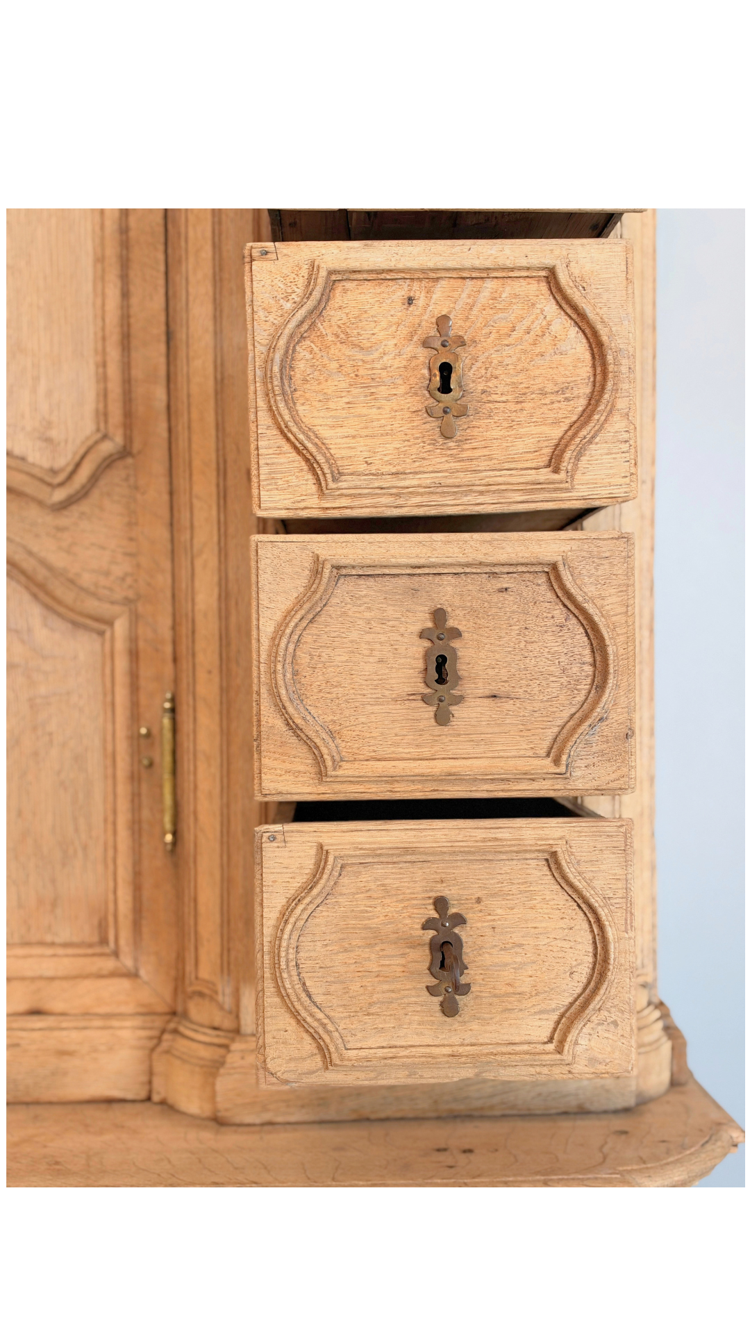 French Oak Buffet à Deux Corps