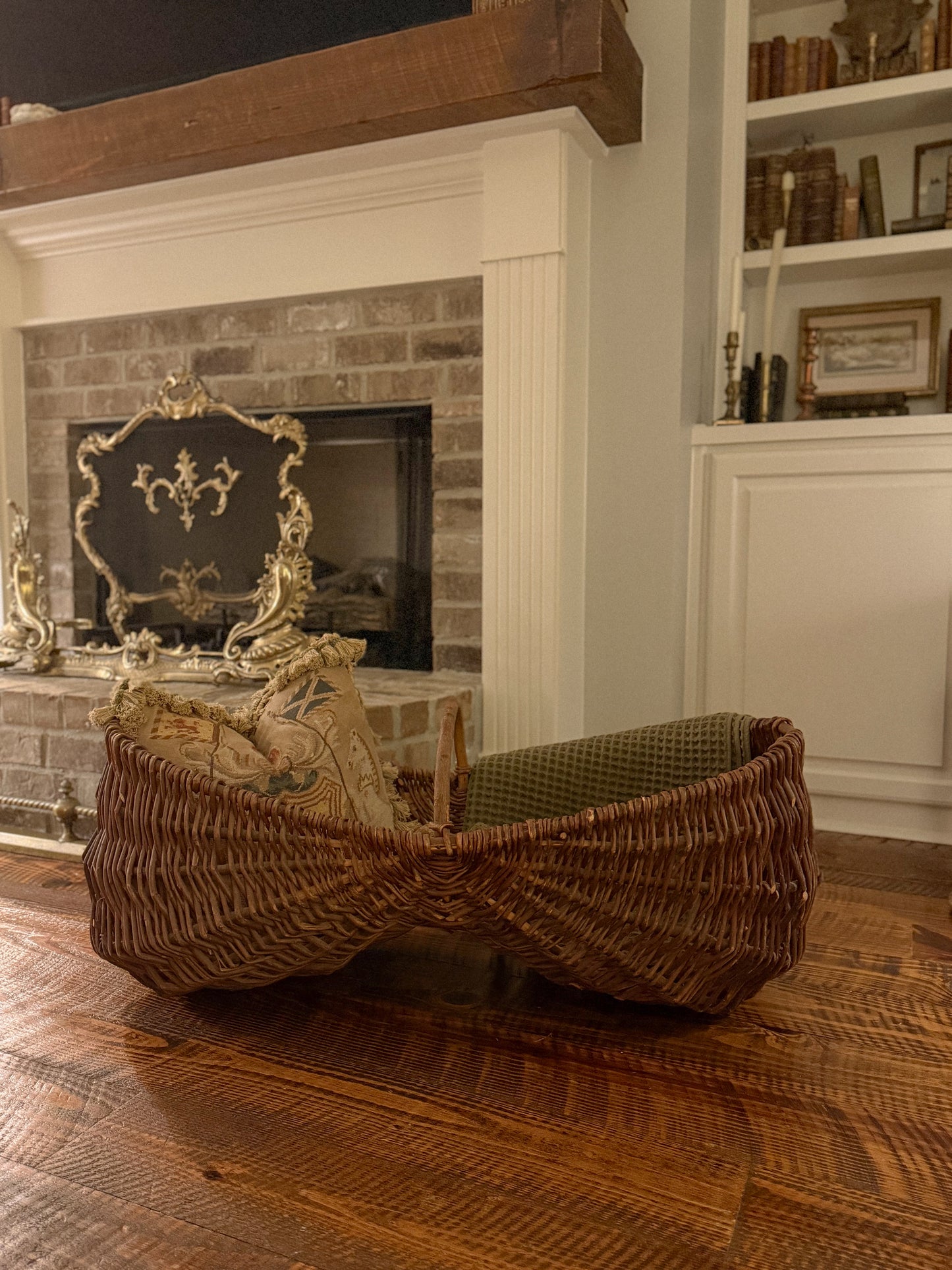 Antique Buttocks Basket