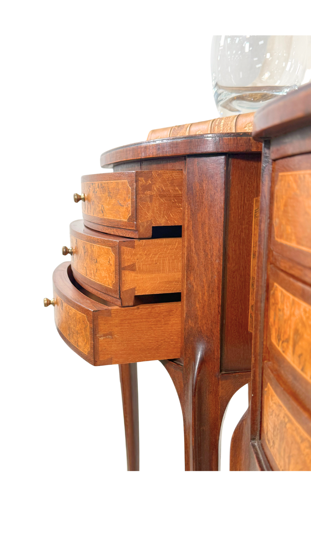 Louis XV–Style Nightstands with Burl Veneer Panels